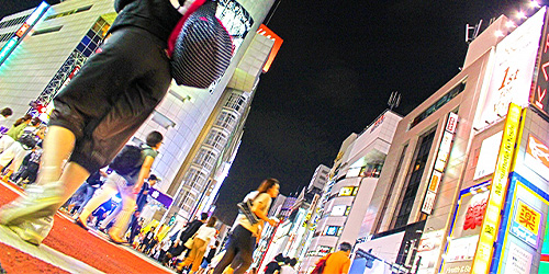 繁華街のネオン