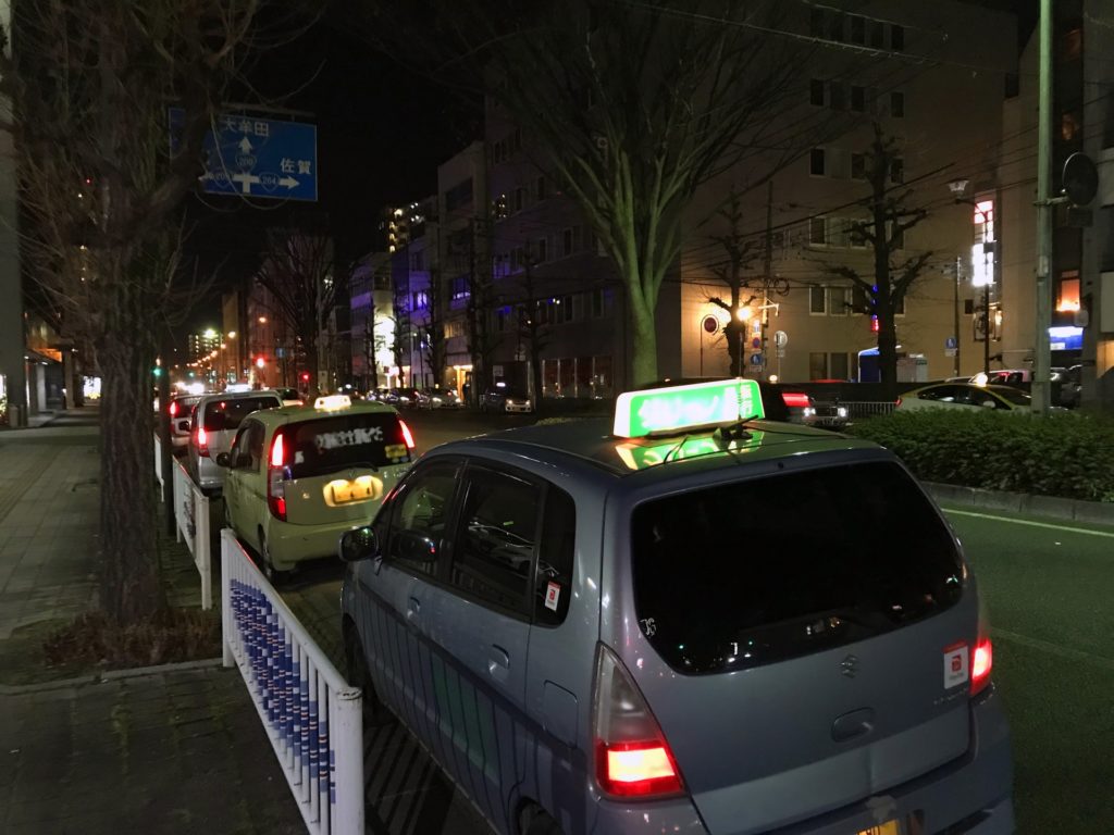 【運転代行とは】タクシー代行との違いは？